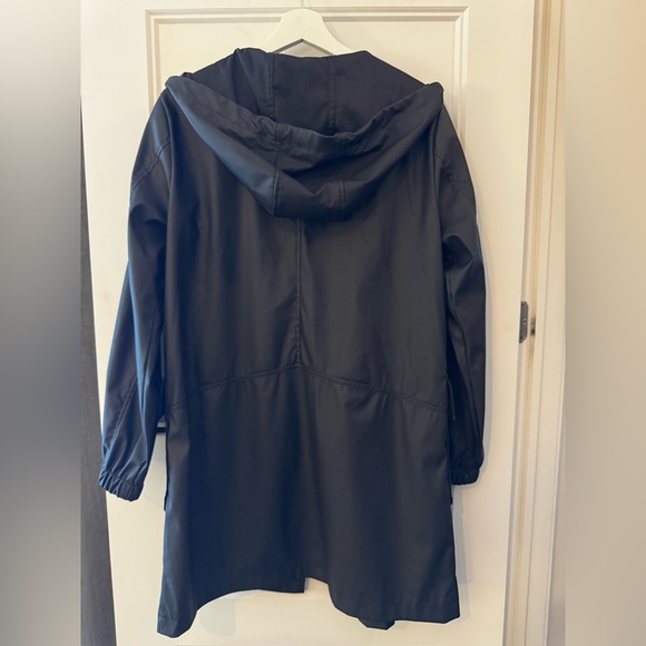 Zara Classic Black Hooded Jacket Transitional Raincoat (summer/fall/spring) - Picture 2 of 7